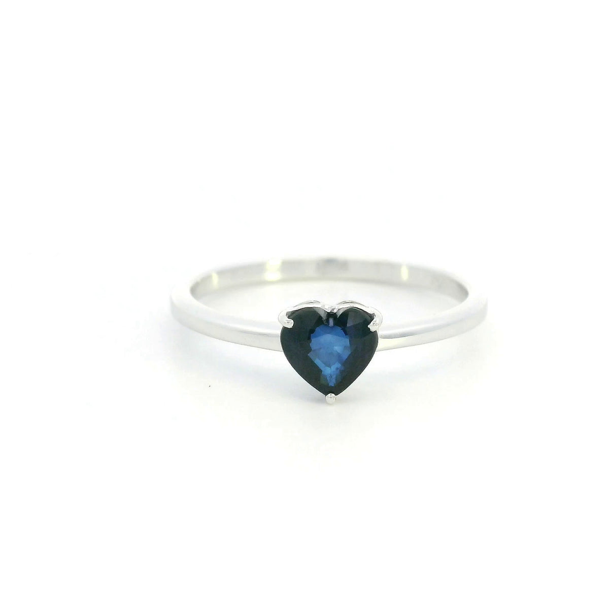 Heart shaped blue sapphire ring in 18K white gold