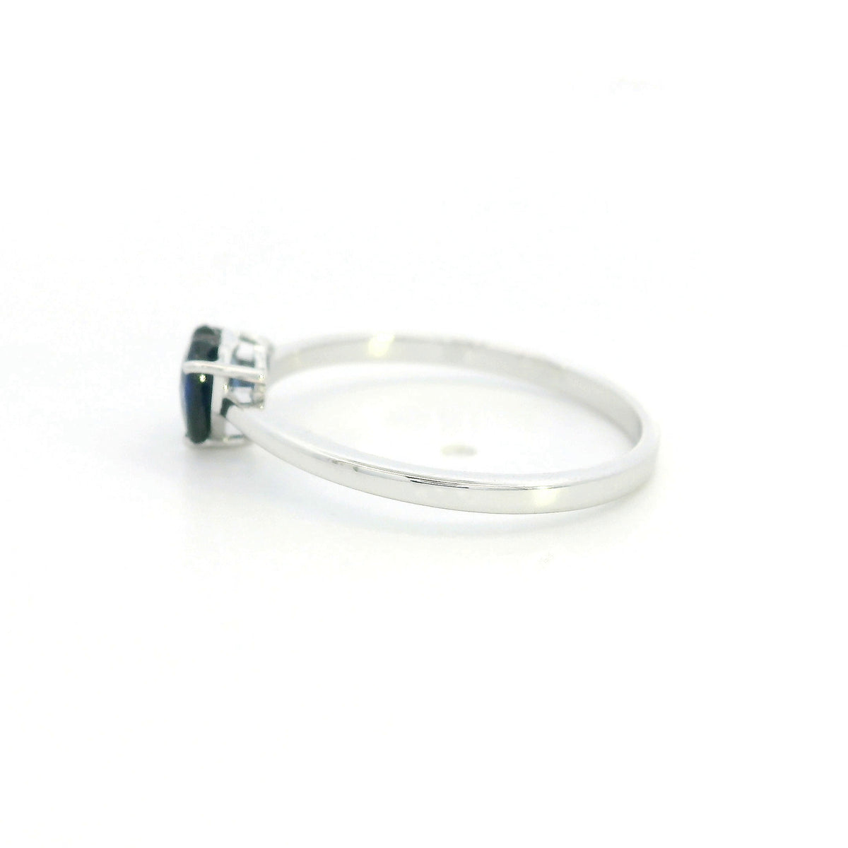 Heart shaped blue sapphire ring in 18K white gold