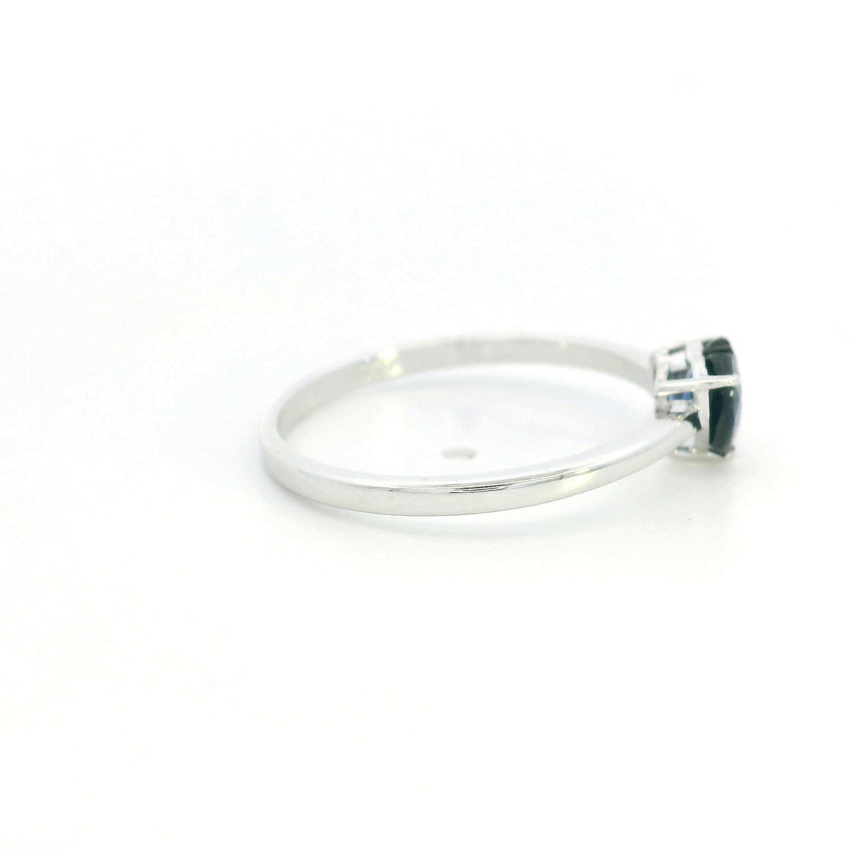 Heart shaped blue sapphire ring in 18K white gold