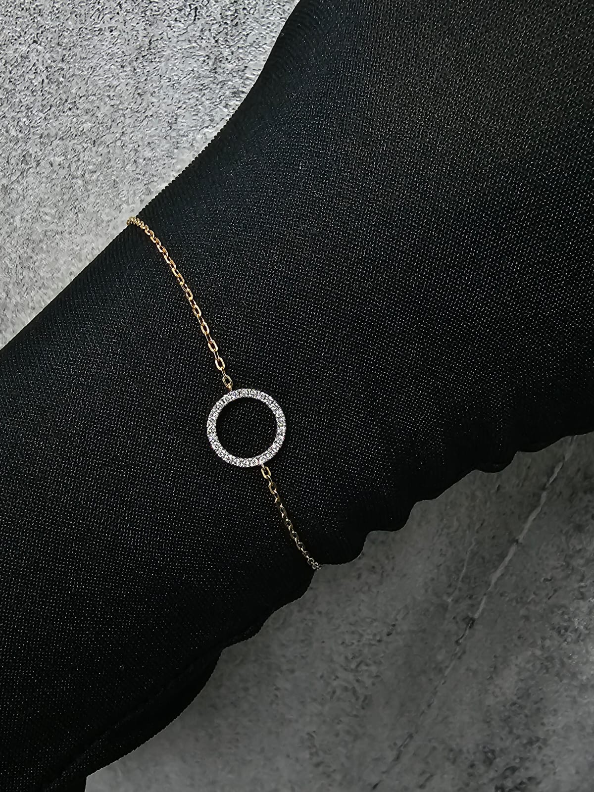 Open Circle Diamond Chain Bracelet in 18k Rose Gold.