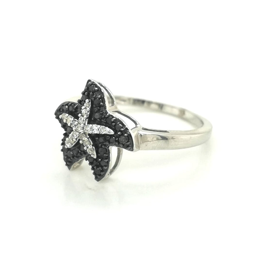 Star Fish Design With Black And White Diamond Ring In 18k White Gold.