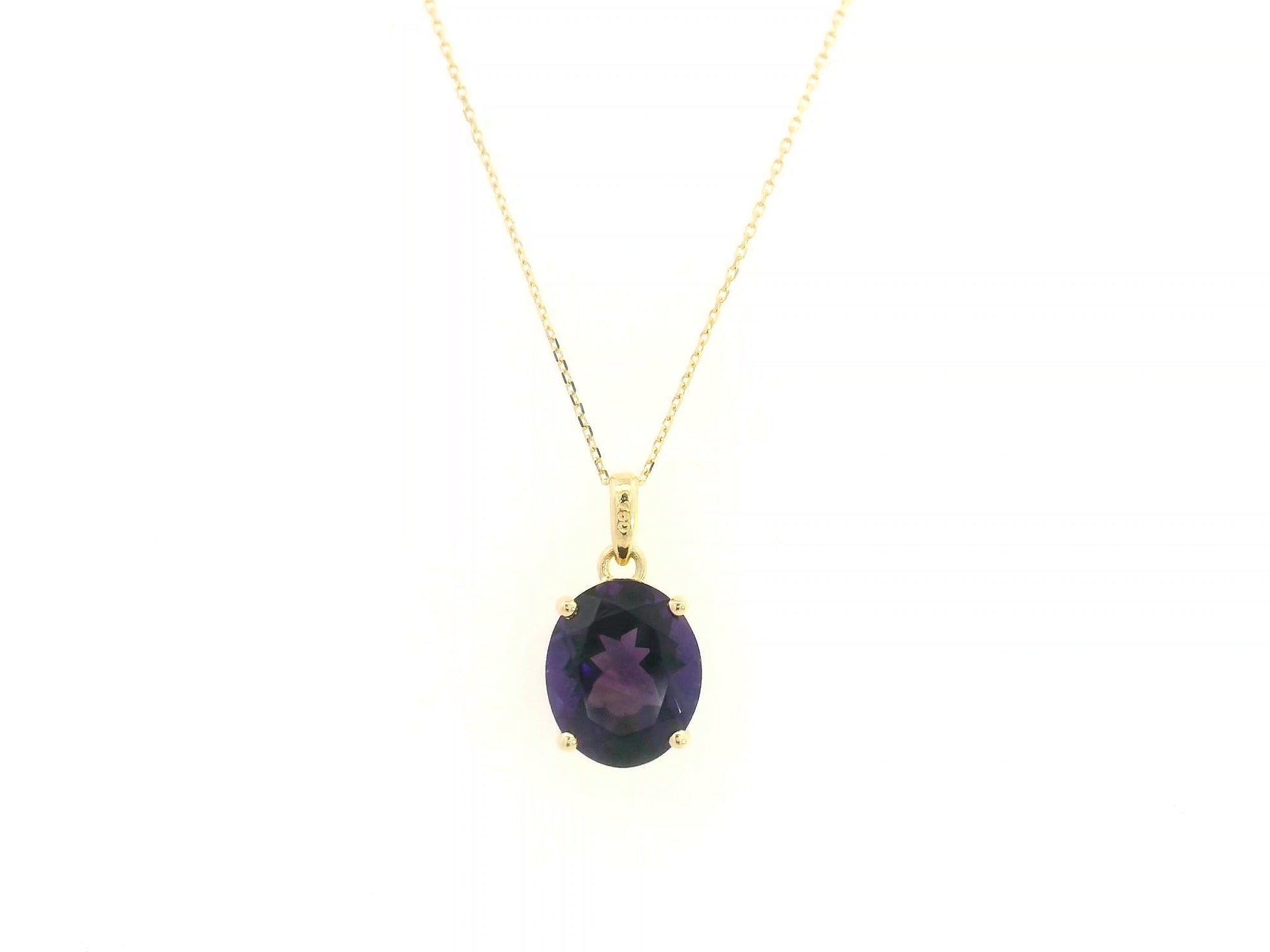 4.31 carat amethyst solitaire pendant in 18K yellow gold by Emirates Diamonds.