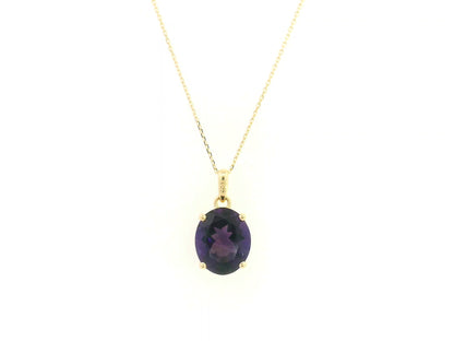4.31 carat amethyst solitaire pendant in 18K yellow gold by Emirates Diamonds.