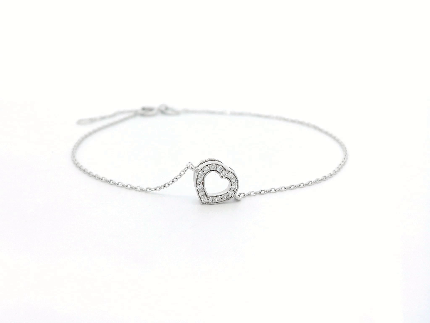 18k Yellow Gold Heart Bracelet with Diamond Accents.