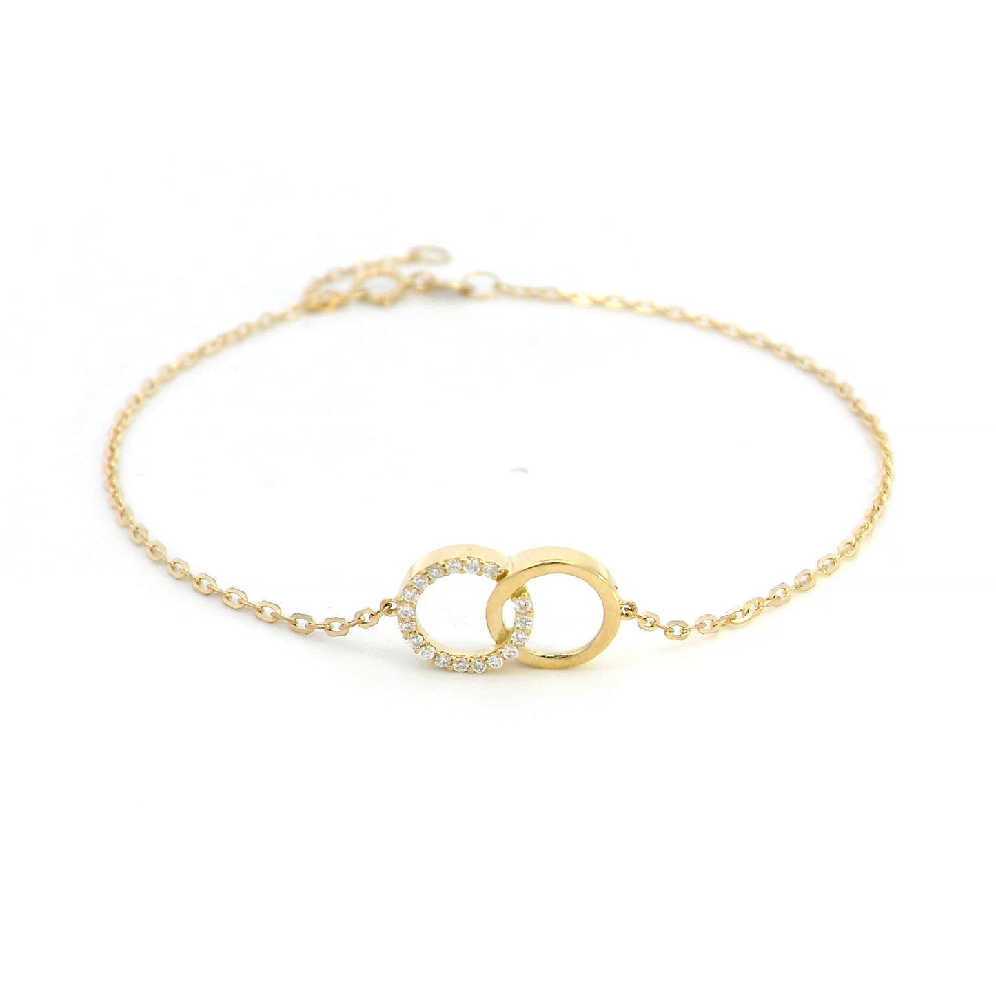 18K Yellow Gold Interlinked Circles Diamond Bracelet.