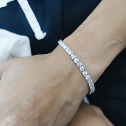 10.02 carat prong-set diamond tennis bracelet in 18K white gold