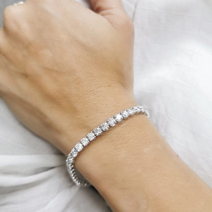 10.02 carat prong-set diamond tennis bracelet in 18K white gold