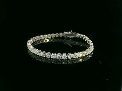 10.02 carat prong-set diamond tennis bracelet in 18K white gold