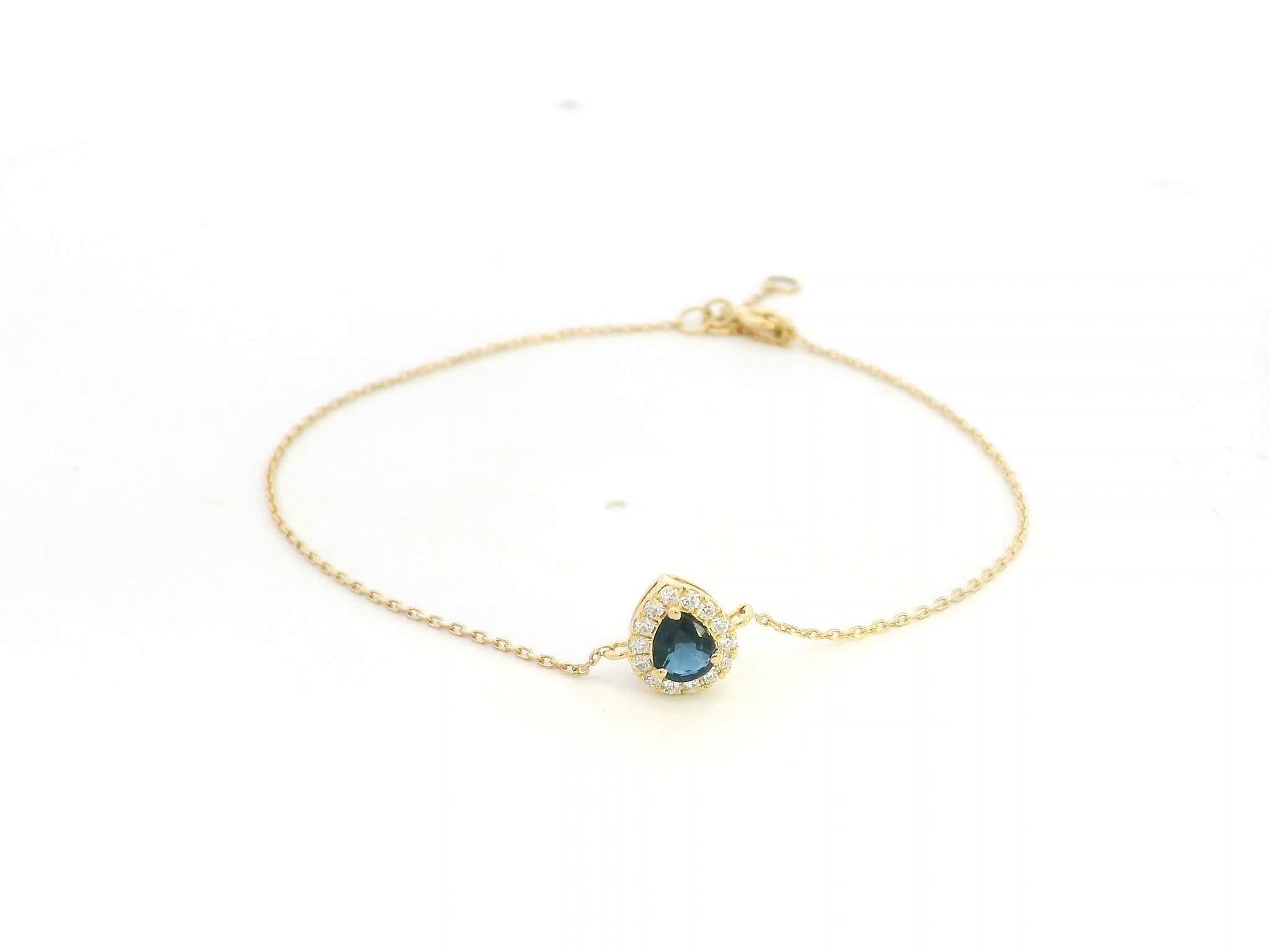 18K yellow gold blue sapphire bracelet – 0.41ct sapphire with 0.11ct diamonds by Emirates Diamonds
