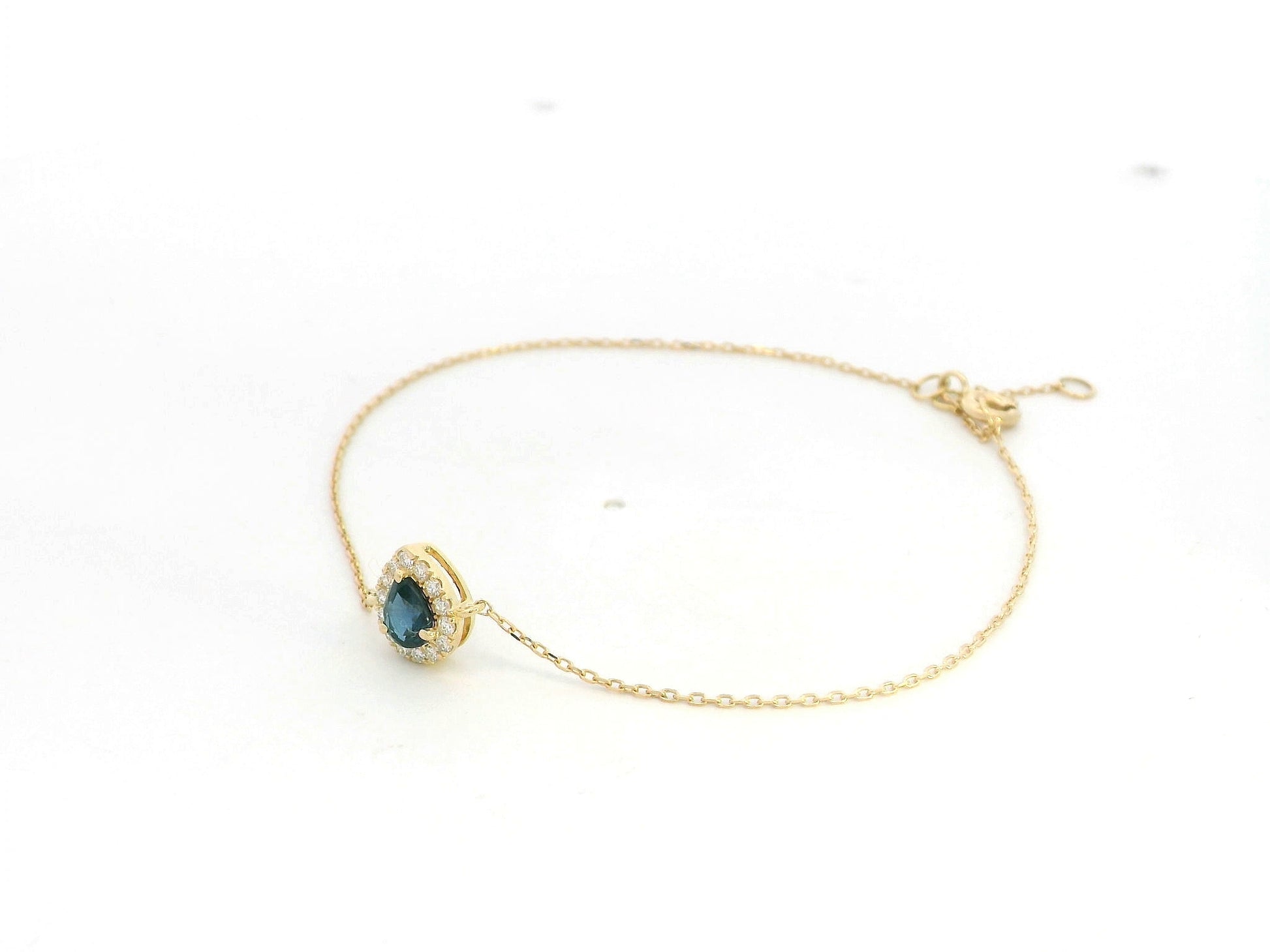 18K yellow gold blue sapphire bracelet – 0.41ct sapphire with 0.11ct diamonds by Emirates Diamonds