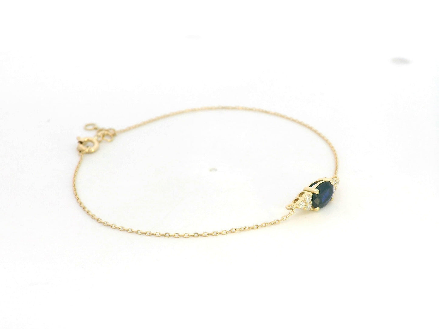 18K yellow gold bracelet with 0.84ct oval blue sapphire and 0.13ct diamonds – Emirates Diamonds