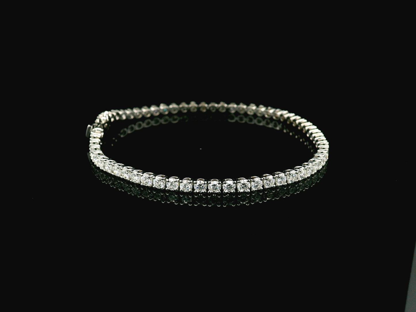 4.59 carat diamond tennis bracelet set in 18K white gold by Emirates Diamonds