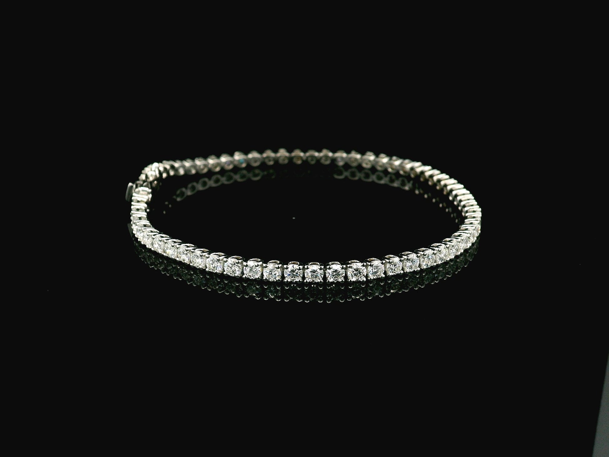4.59 carat diamond tennis bracelet set in 18K white gold by Emirates Diamonds