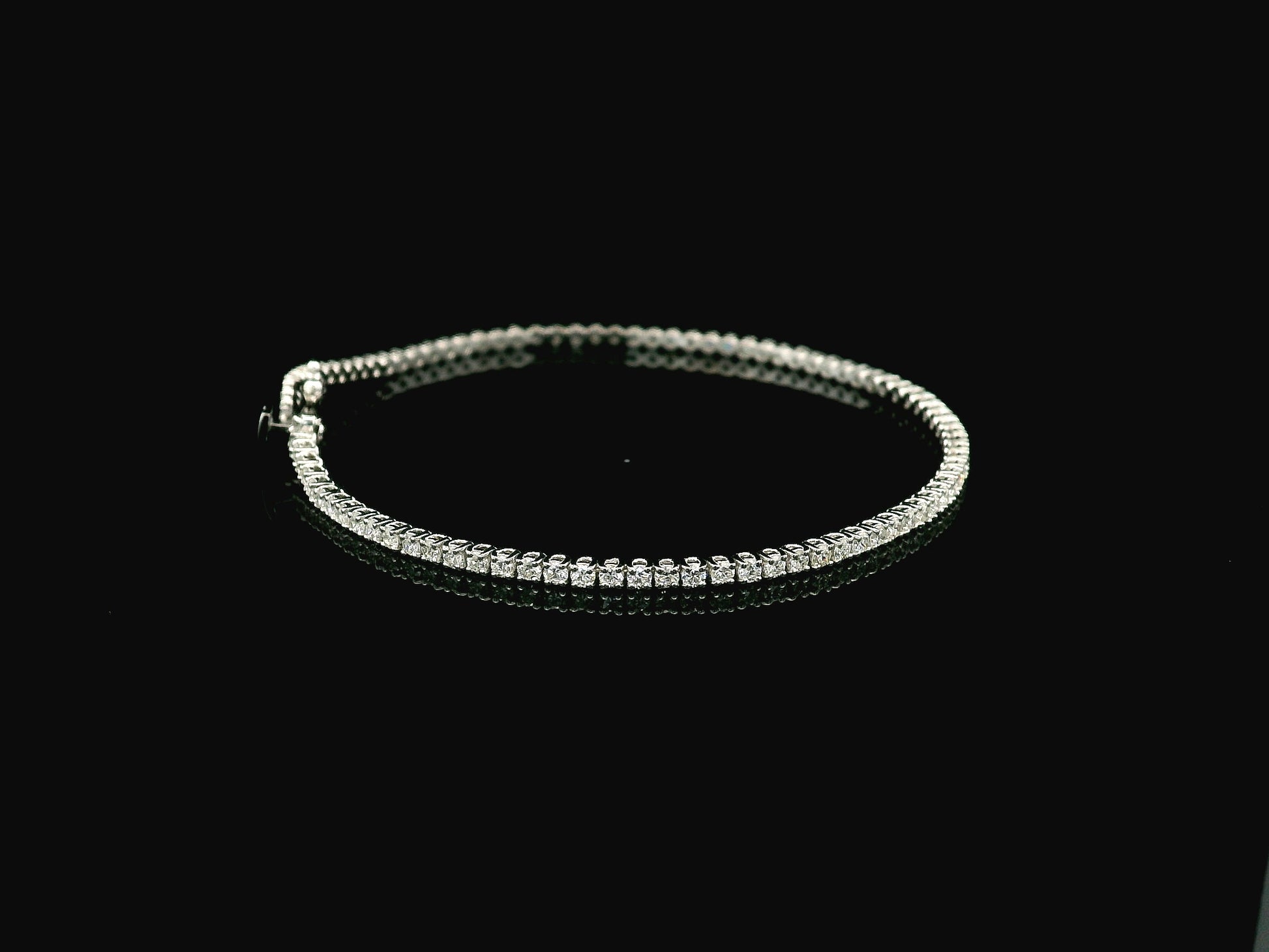 1.84 carat diamond tennis bracelet set in 18K white gold by Emirates Diamonds