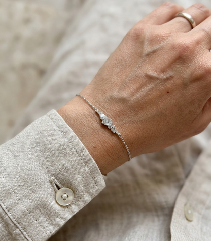 18K white gold diamond bracelet with round and baguette diamond cluster, 0.20 carat minimalist chain – Emirates Diamonds