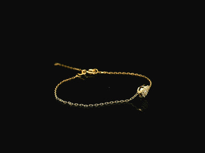 18K yellow gold diamond heart bracelet with pavé set natural diamonds
