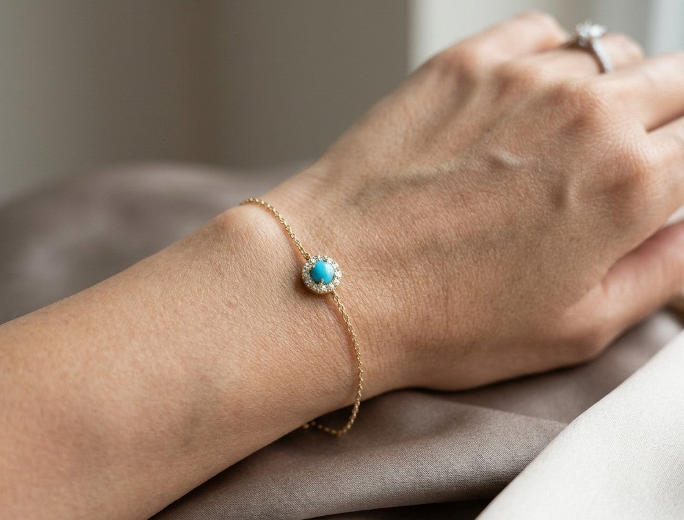 Turquoise and diamond halo bracelet in 18K yellow gold