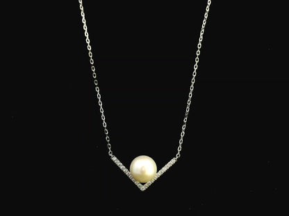 Freshwater pearl and diamond V necklace in 18K white gold with 8.5x9mm pearl – Emirates Diamonds