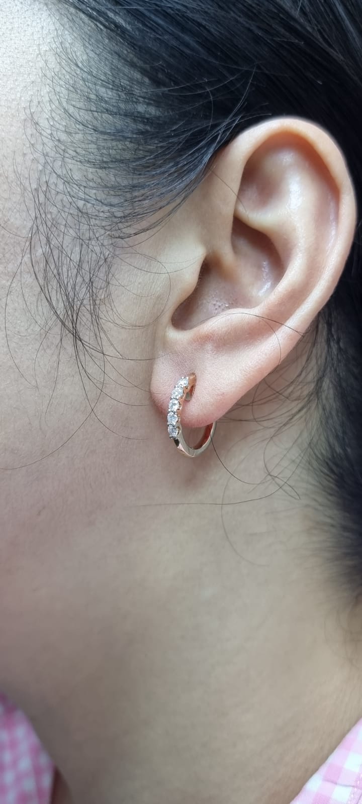 Small Hoop Diamond Hoop earrings In 18k Rose Gold.