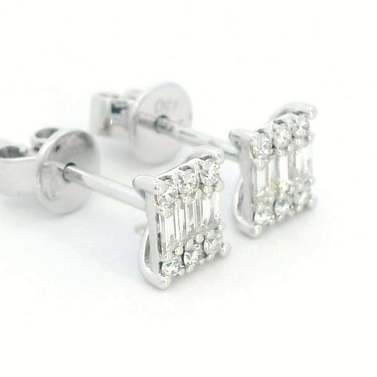 18K Gold Baguette and Round-Cut Diamond Stud Earrings – 0.33 Carat Total Diamond Weight