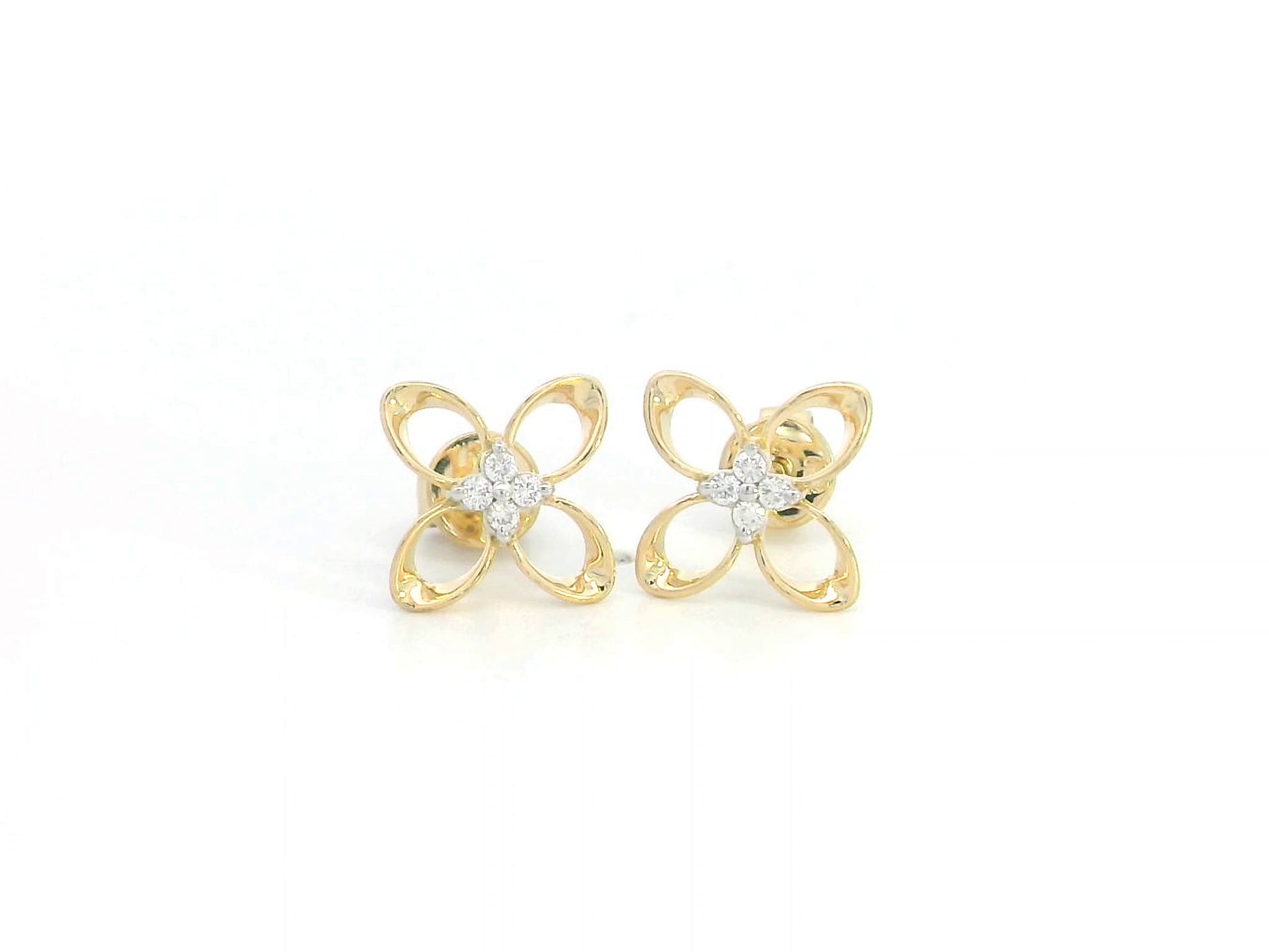 18K gold floral stud earrings with 0.05ct diamonds, featuring an open-petal design for a delicate, minimalist look.