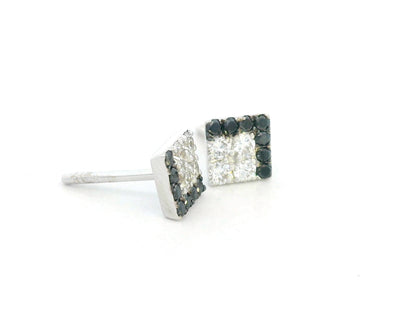 Square stud earrings with black and white round diamonds in 18K gold with push-back closure