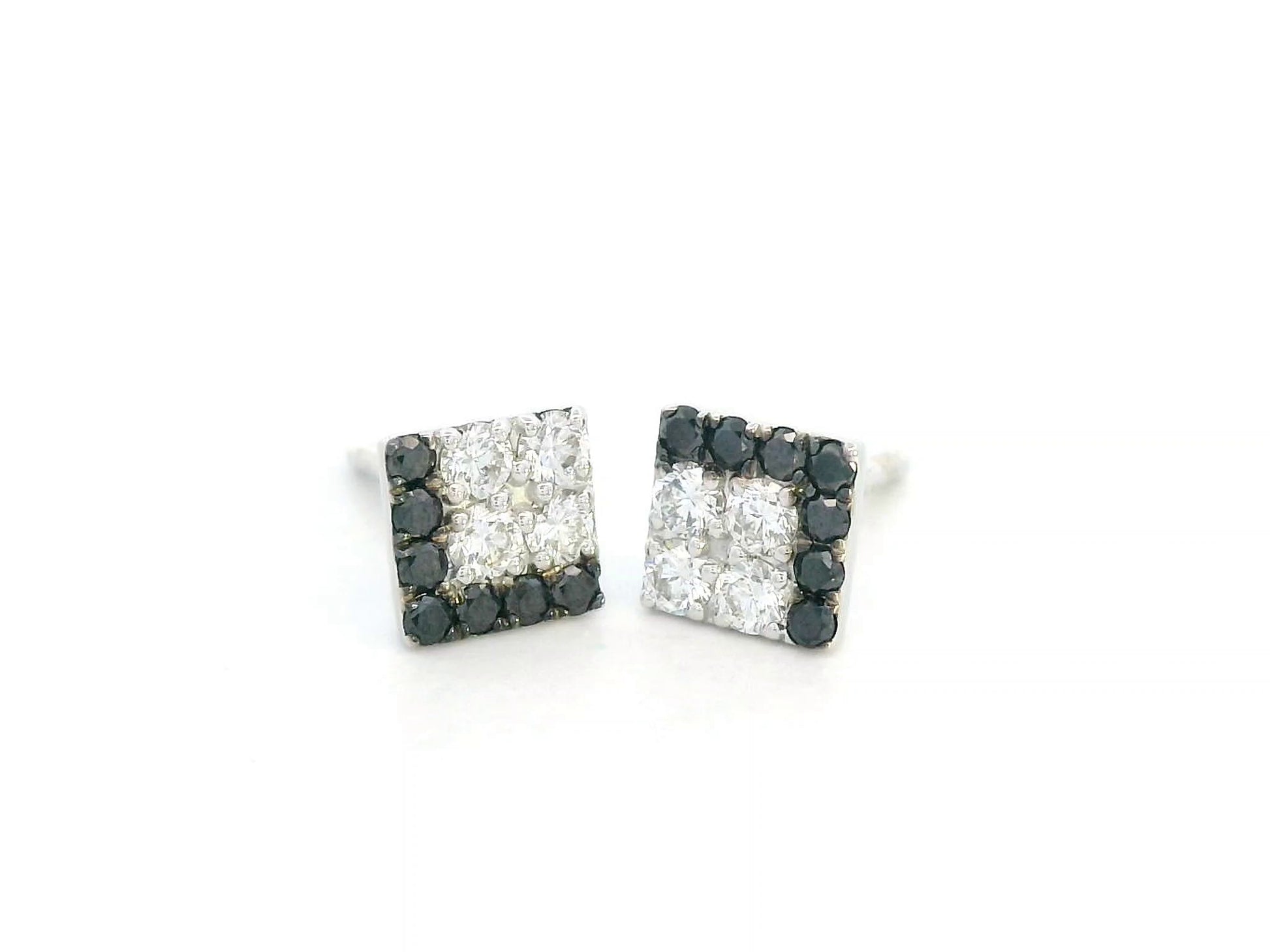 Square stud earrings with black and white round diamonds in 18K gold with push-back closure