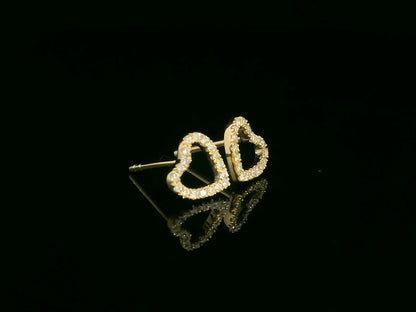 Heart-shaped diamond stud earrings in 18K yellow gold with 0.17 carat diamonds and screw-back posts


