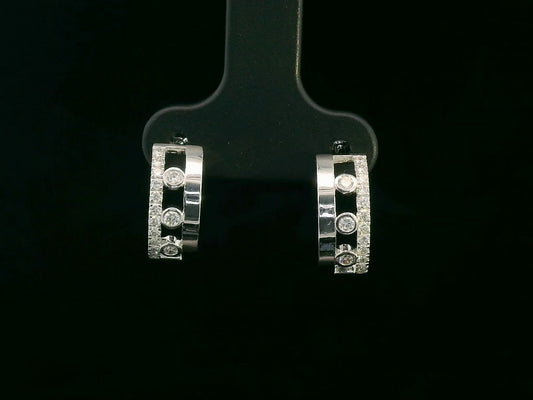 18K gold half hoop earrings with bezel-set and pavé diamonds, 0.30ct total weight