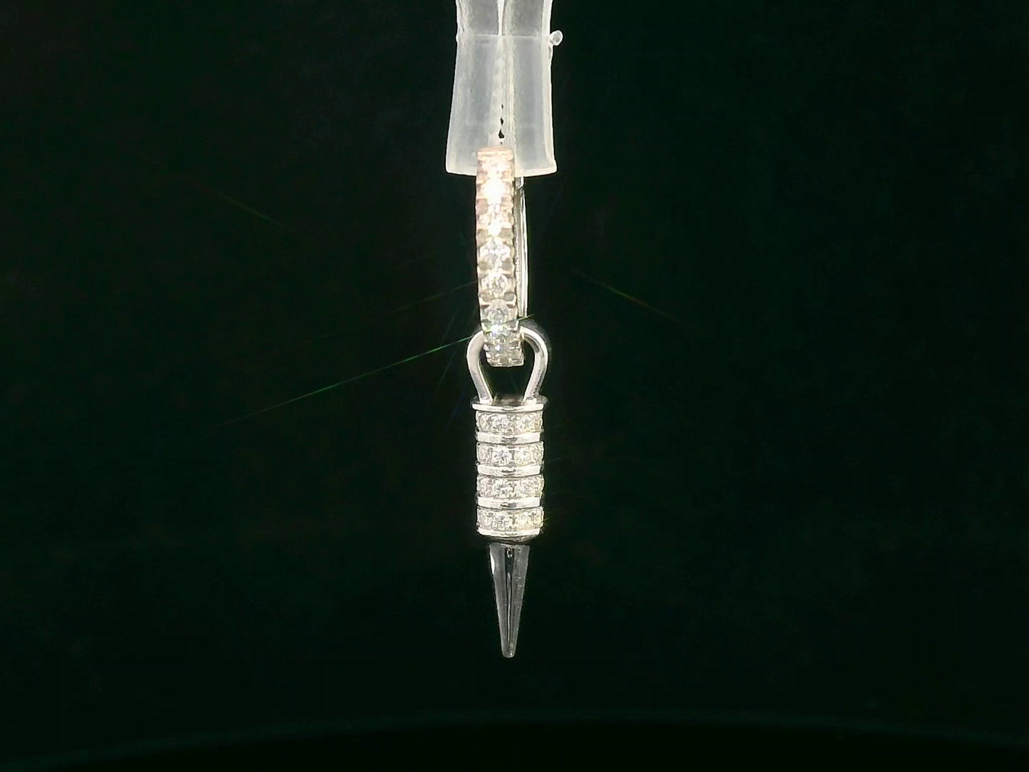 18K gold men’s single drop earring with spike-shaped pendant and pavé diamonds – 0.27ct total