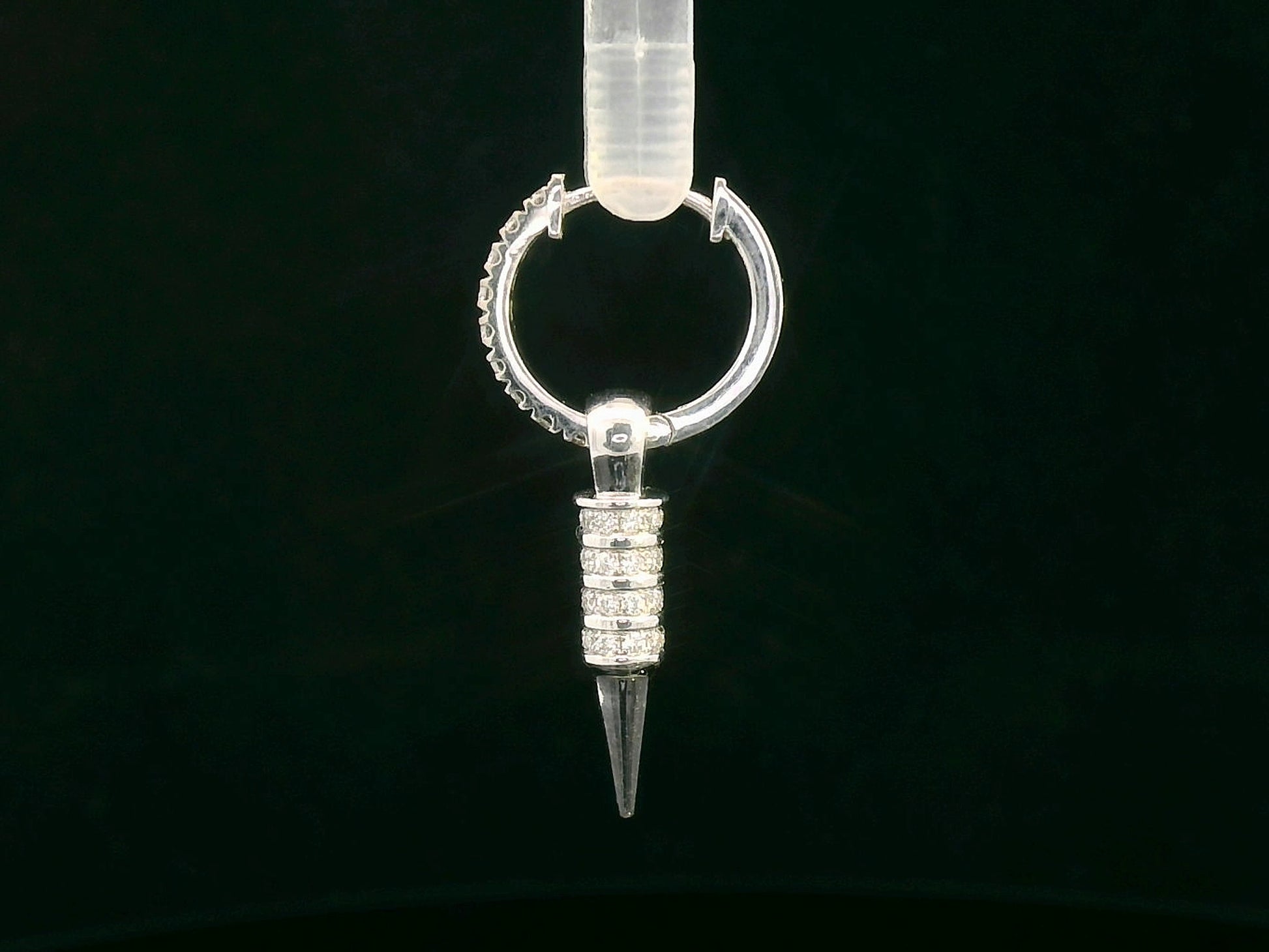 18K gold men’s single drop earring with spike-shaped pendant and pavé diamonds – 0.27ct total