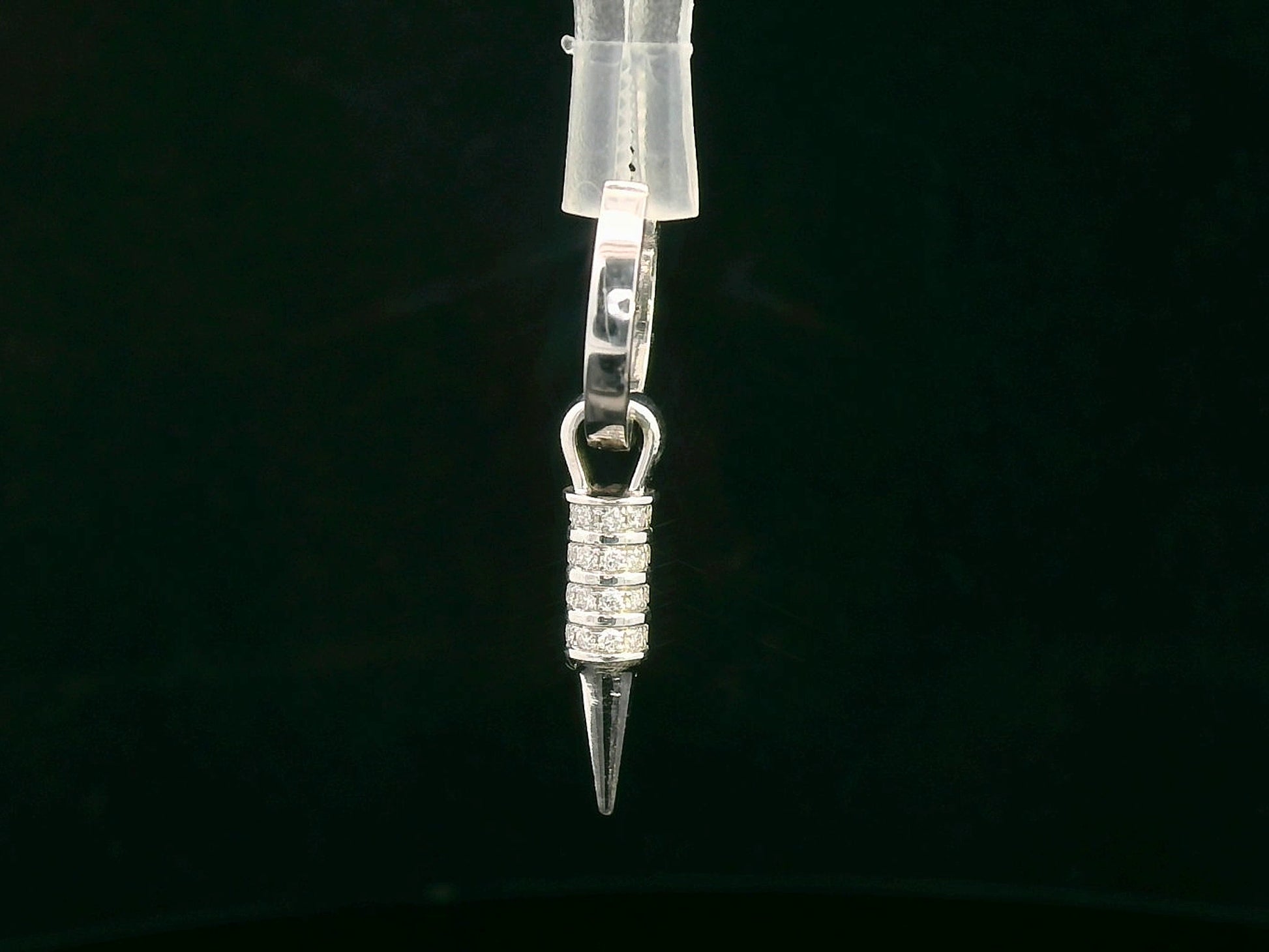 18K gold men’s single drop earring with spike-shaped pendant and pavé diamonds – 0.27ct total