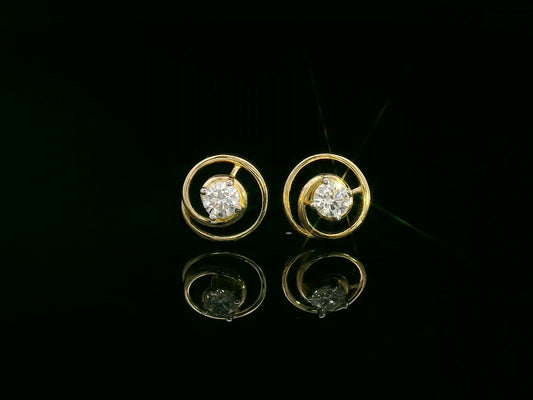 18k Yellow Gold Swirl Diamond Stud Earrings with 0.18ct Round-Cut Diamonds in Spiral Design, Elegant Modern Fine Jewelry