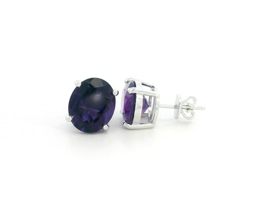 Oval amethyst stud earrings in 18K white gold