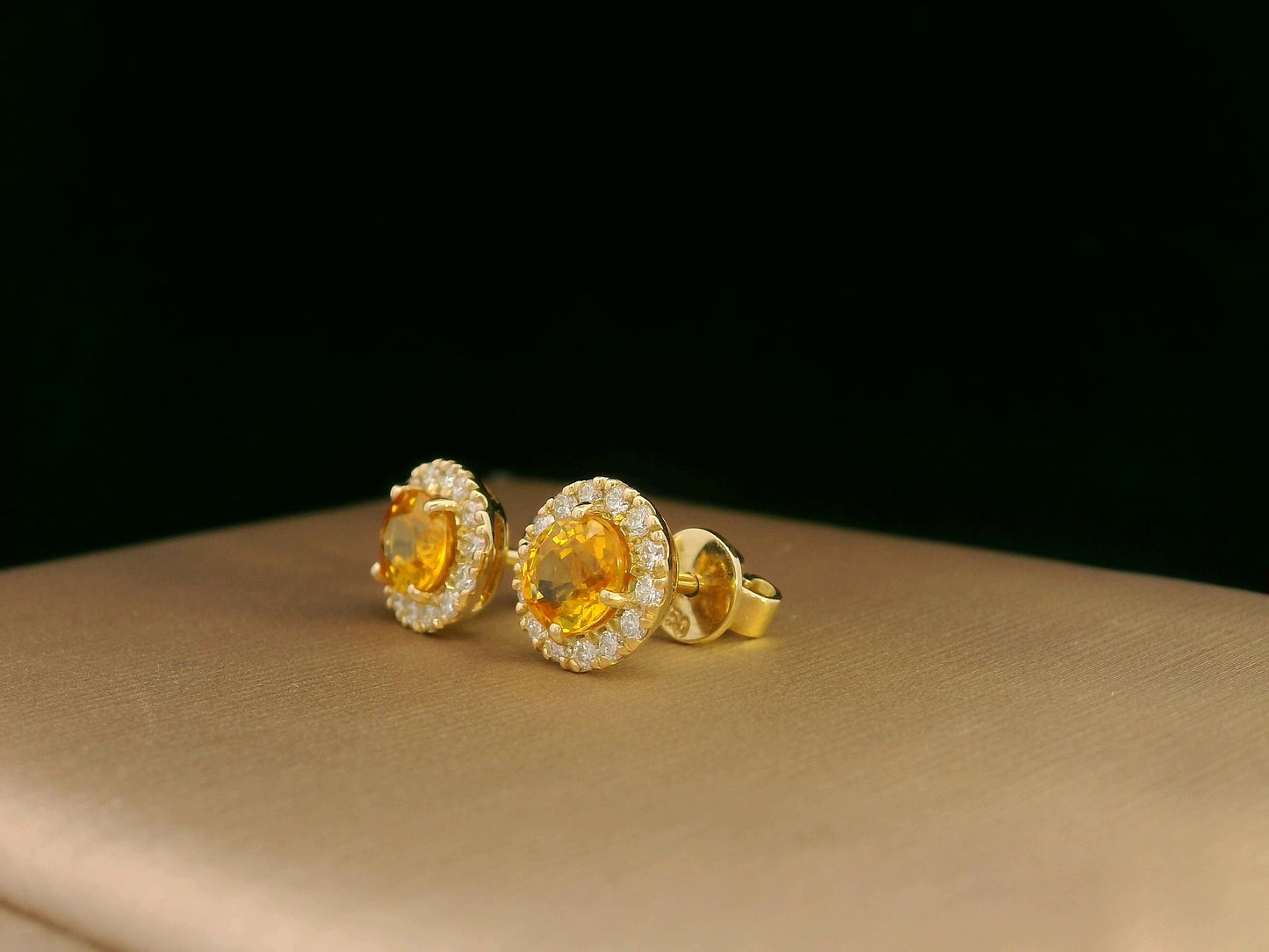 18K yellow gold yellow sapphire and diamond halo stud earrings – 1.69ct oval yellow sapphire with 0.32ct diamond halo, fine jewelry by Emirates Diamonds