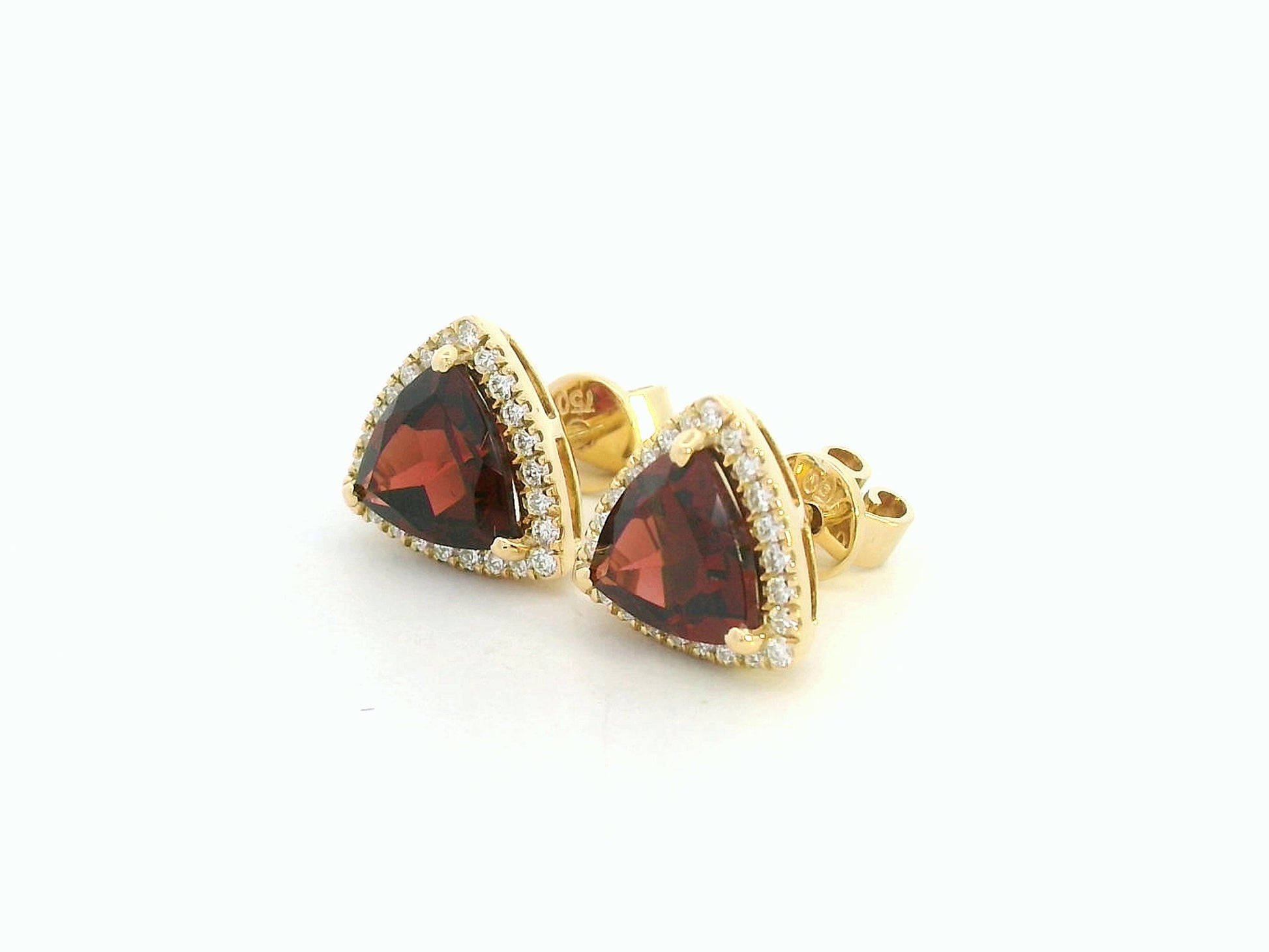 18K yellow gold garnet and diamond halo stud earrings – 2.59ct trillion-cut garnet with 0.23ct diamond halo, fine jewelry by Emirates Diamonds