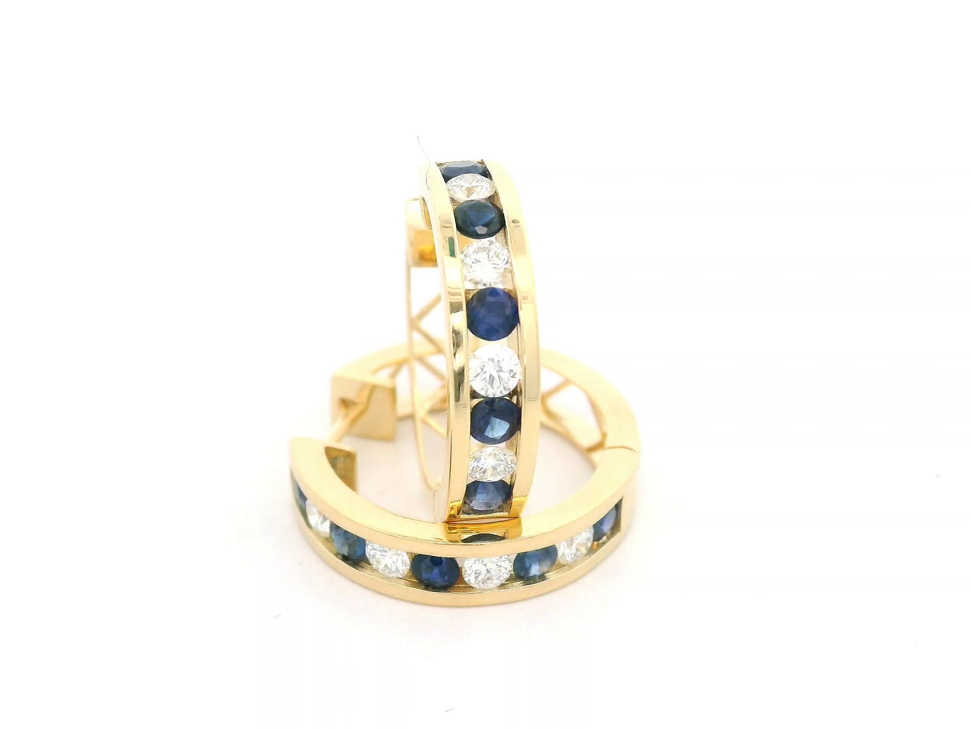 18K yellow gold hoop earrings with alternating blue sapphires (0.97 ct) and diamonds (0.60 ct) – Emirates Diamonds