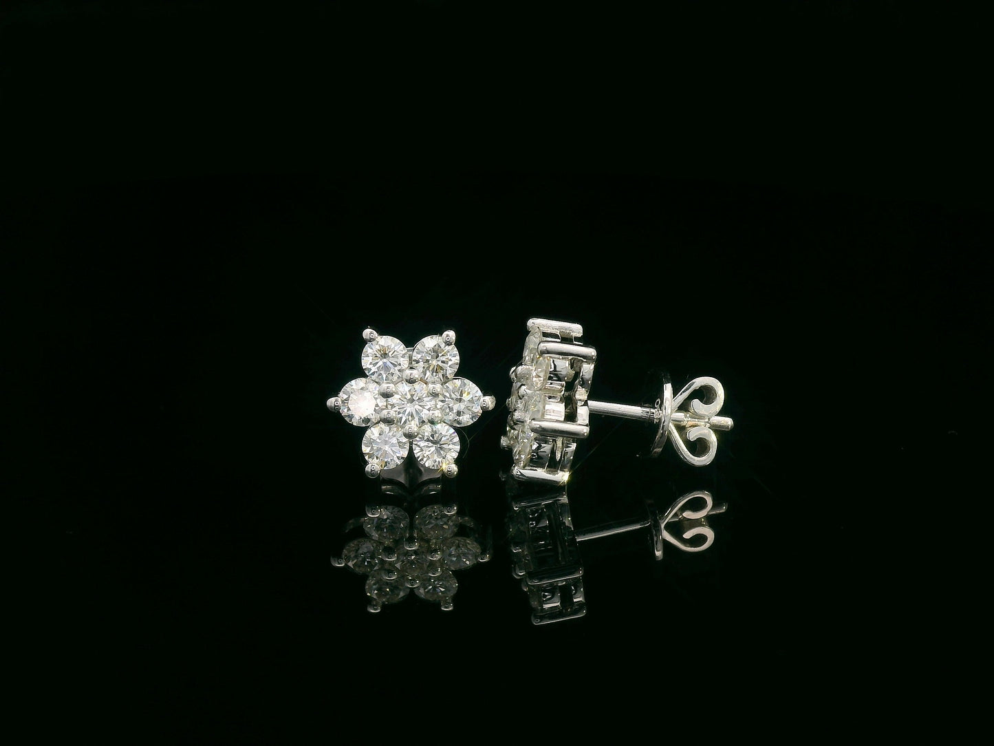 18K white gold diamond cluster stud earrings – 1.03ct round brilliant fine jewelry Dubai by Emirates Diamonds