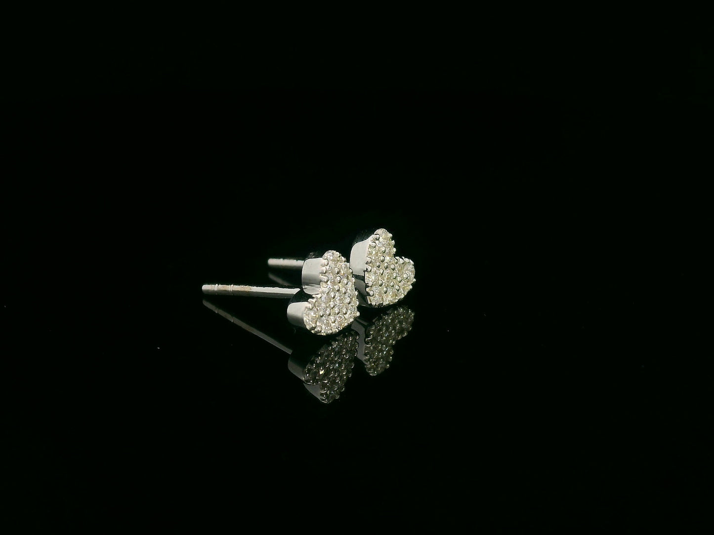 18K white gold diamond heart stud earrings – 0.18ct pavé-set diamonds in heart design, fine jewelry by Emirates Diamonds