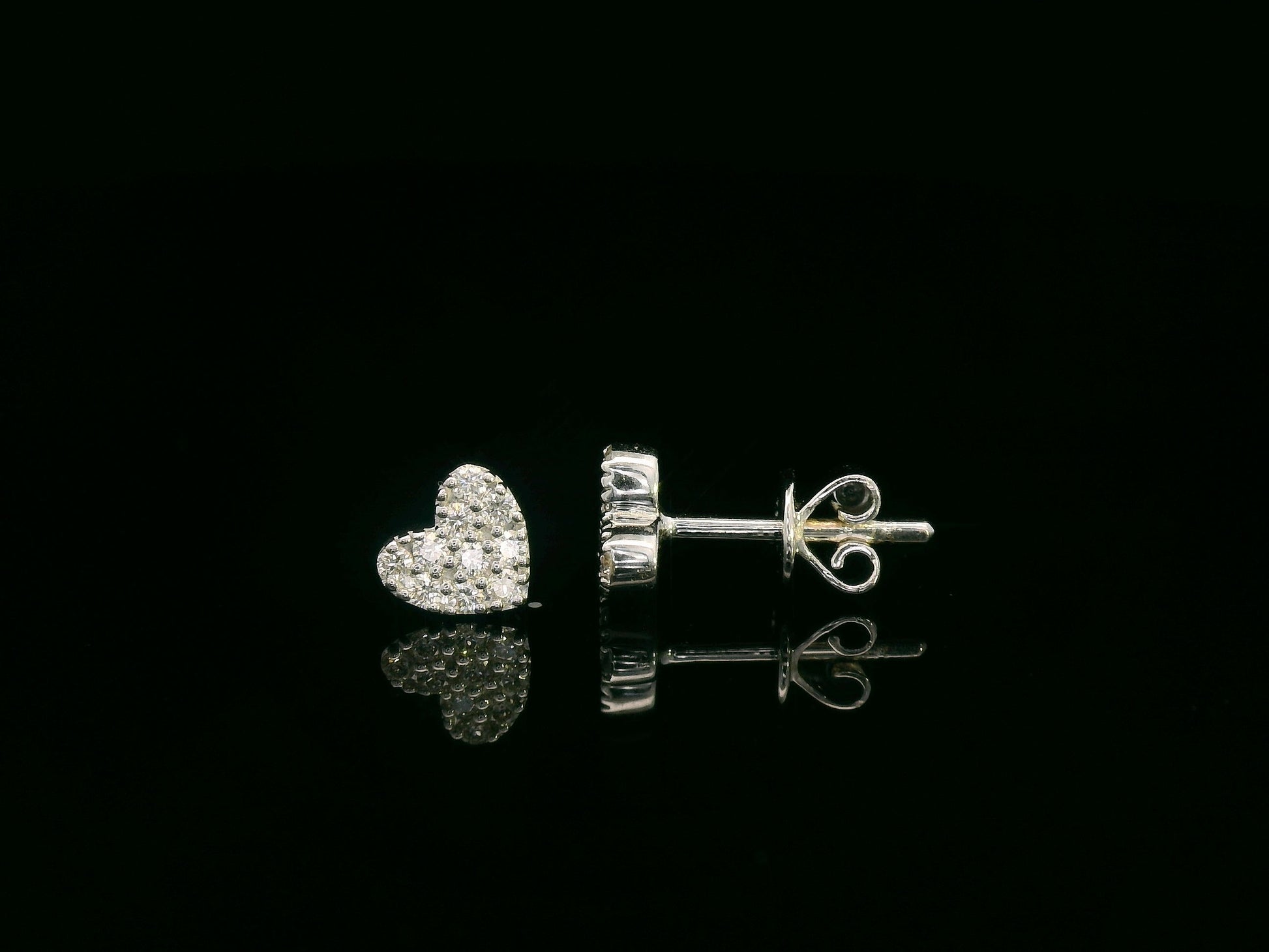 18K white gold diamond heart stud earrings – 0.18ct pavé-set diamonds in heart design, fine jewelry by Emirates Diamonds