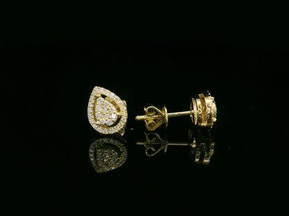 18K yellow gold pear-shaped pavé diamond stud earrings – 0.27ct teardrop diamond studs by Emirates Diamonds.