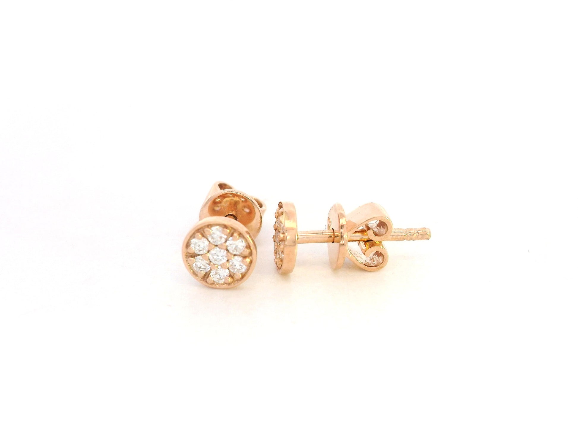 18K rose gold diamond cluster stud earrings with floral design, 0.13ct – Emirates Diamonds