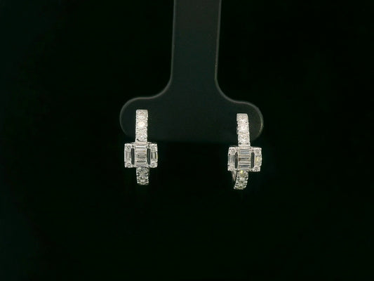 18K white gold diamond earrings with emerald-cut inspired baguette and round diamond centerpiece – fine jewelry by Emirates Diamonds