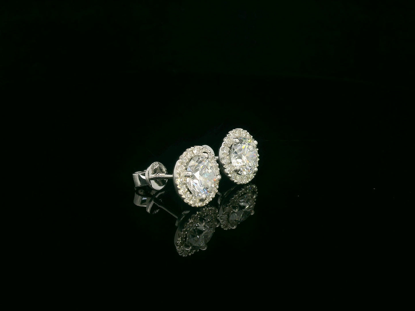 18K white gold round diamond halo stud earrings with GIA certified diamonds – Emirates Diamonds