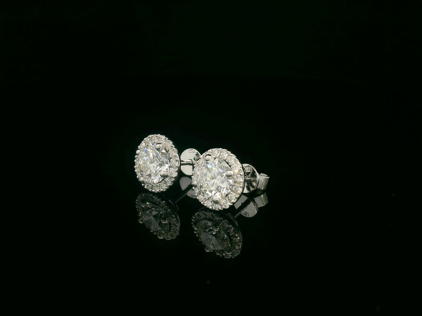 18K white gold round diamond halo stud earrings with GIA certified diamonds – Emirates Diamonds