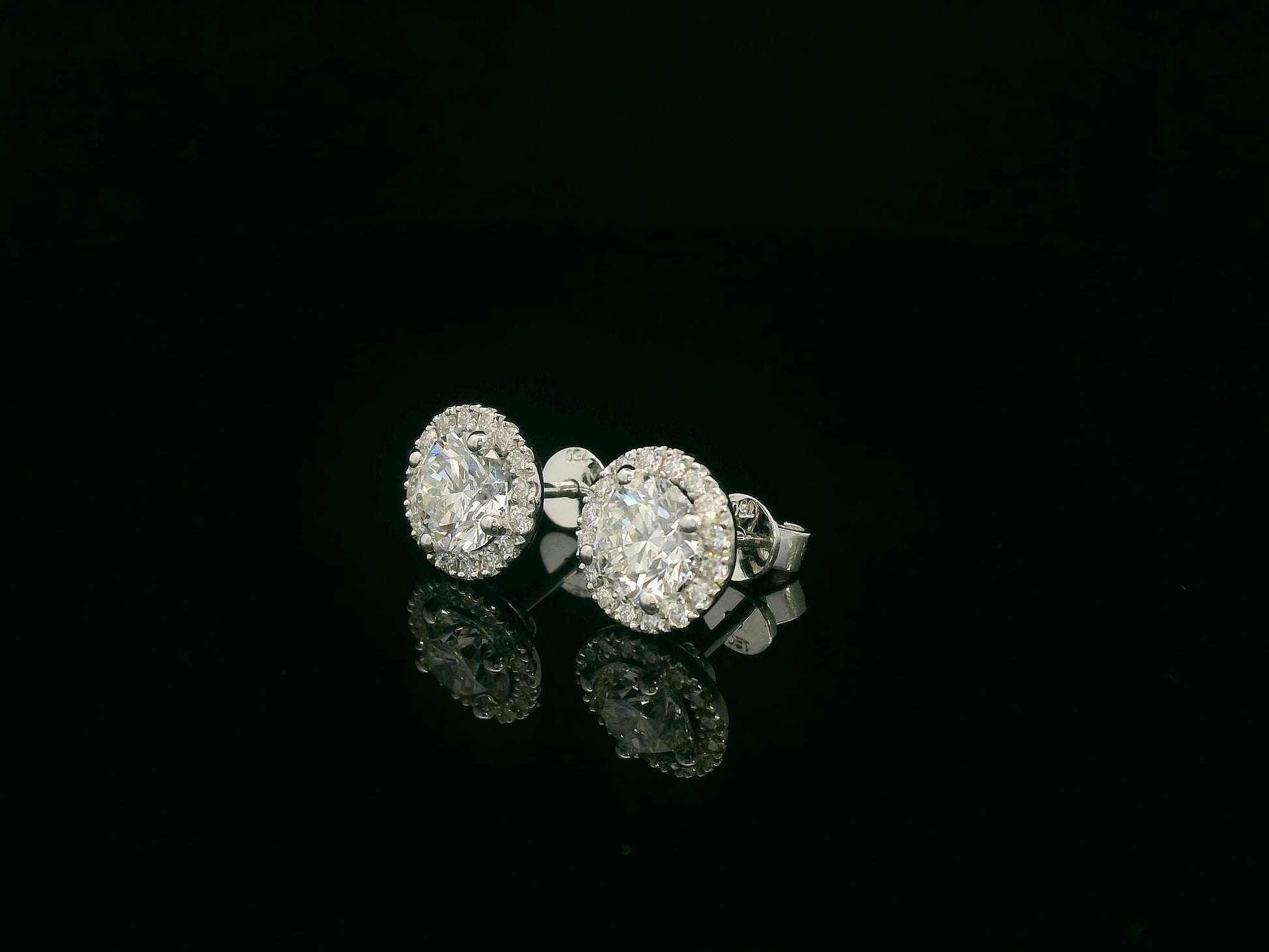 18K white gold round diamond halo stud earrings with GIA certified diamonds – Emirates Diamonds