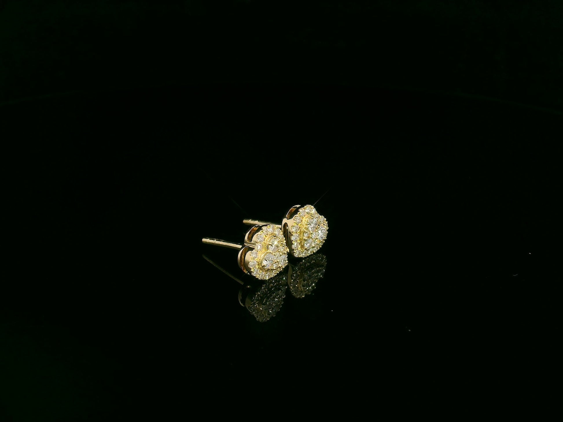 0.40 carat diamond heart cluster stud earrings in 18K yellow gold by Emirates Diamonds