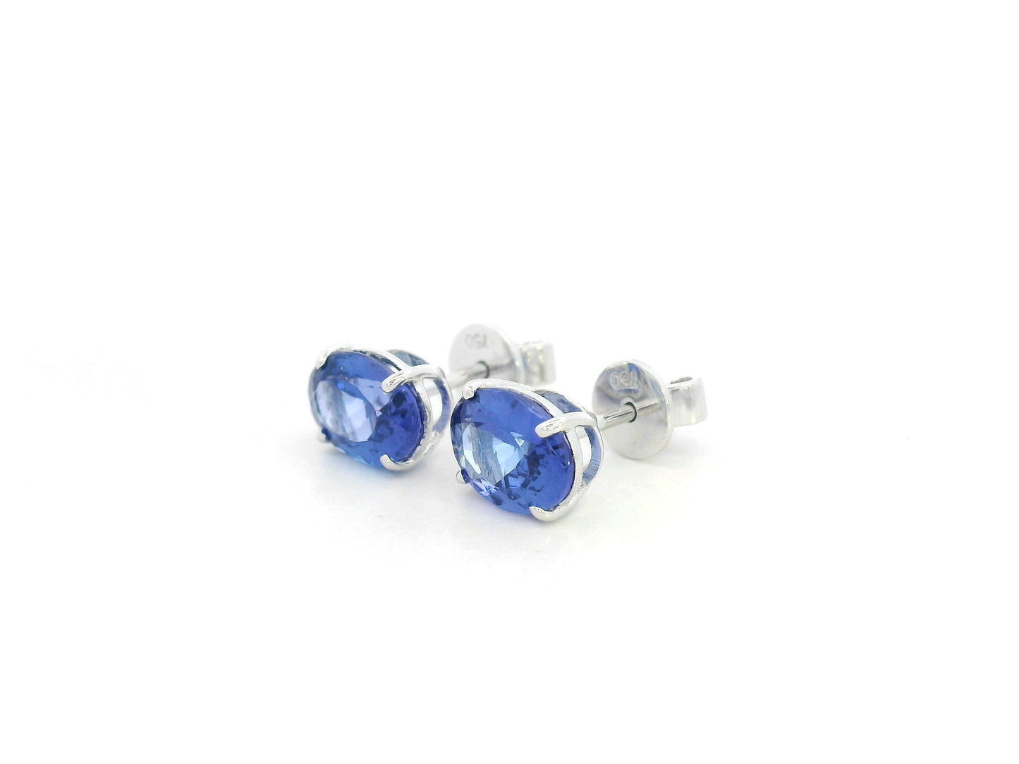 18K white gold tanzanite stud earrings with oval-cut natural tanzanites by Emirates Diamonds