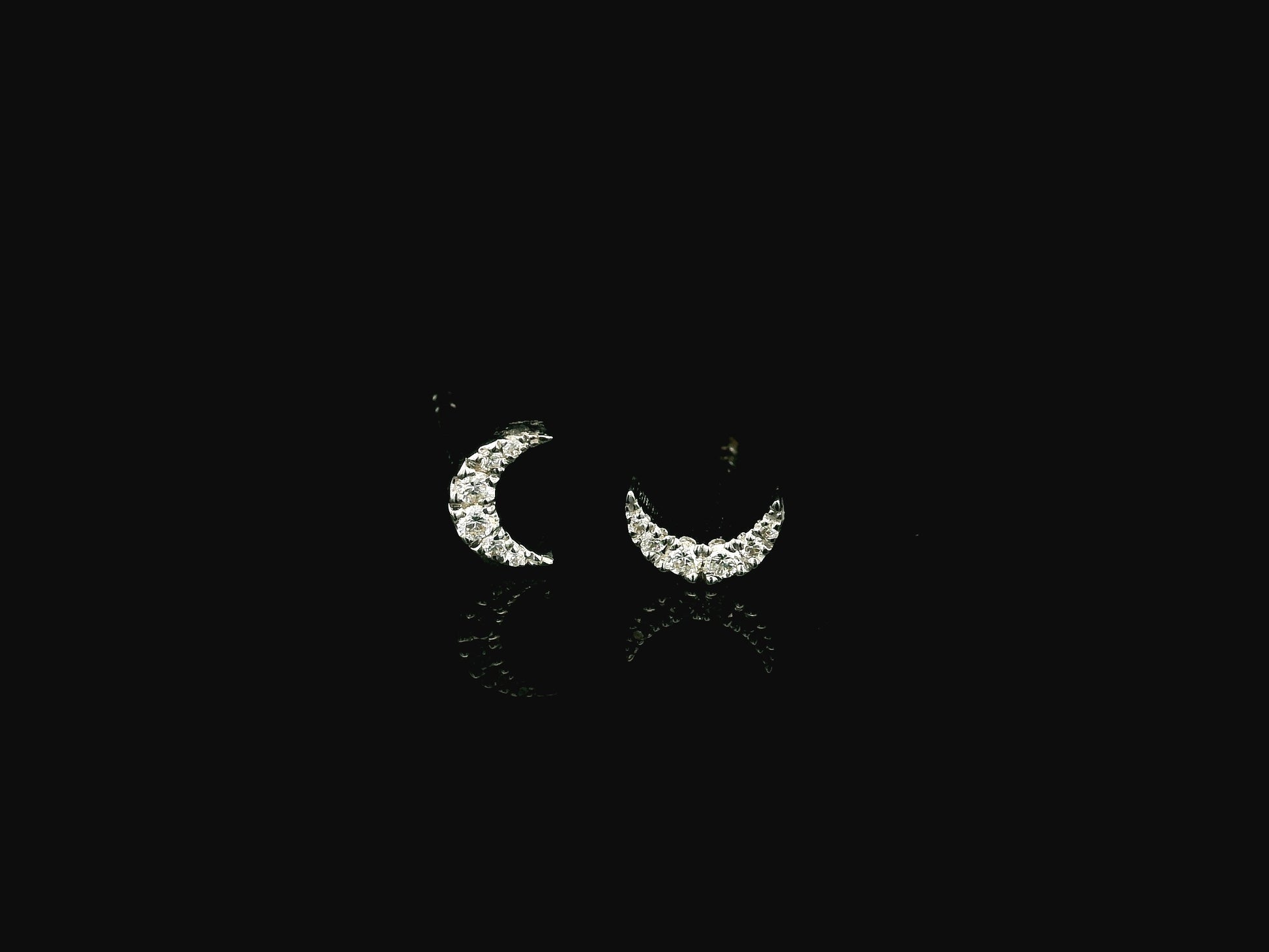 Diamond crescent moon stud earrings in 18K white gold Emirates Diamonds