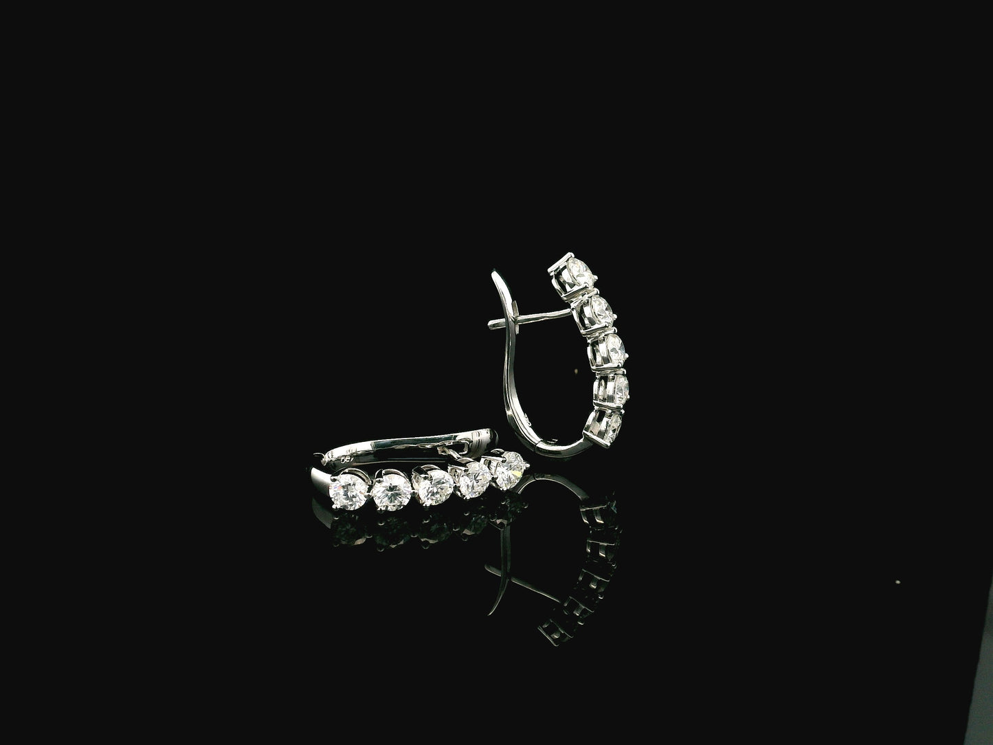 18K white gold diamond hoop earrings with 2.11 carat round natural diamonds